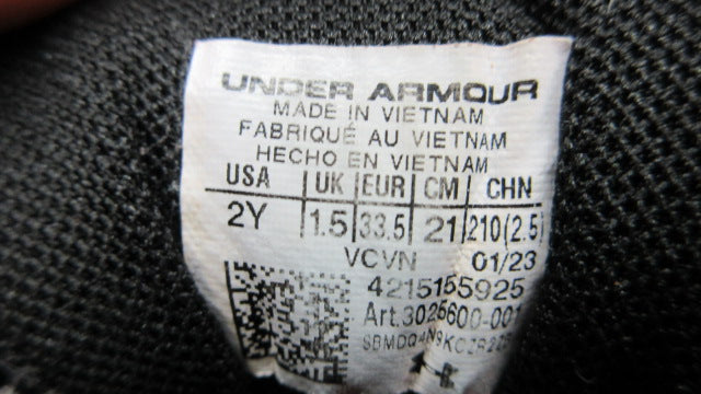 Load image into Gallery viewer, Used Under Armour Leadoff Baseball Cleats - Size Youth 2
