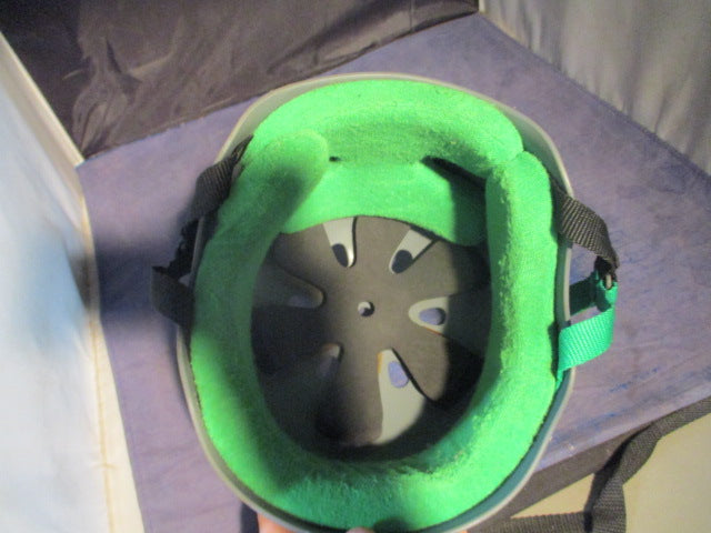 Load image into Gallery viewer, Used Triple Eight Skate Helmet
