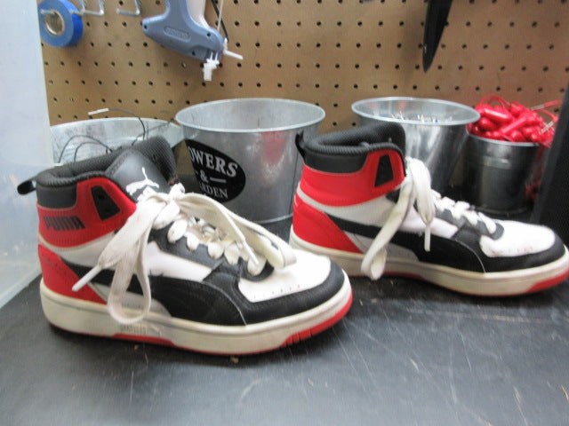 Load image into Gallery viewer, Used Puma Rebound Joy Basketball Shoes - Size Youth 4
