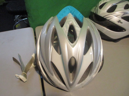 Used Giro Savant Cycling Helmet - Size Small
