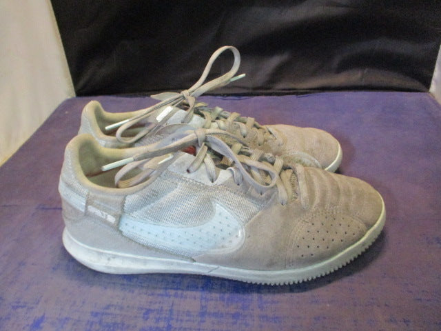 Load image into Gallery viewer, Used Nike Street Gato Indoor Soccer Cleats Youth Size 4.5
