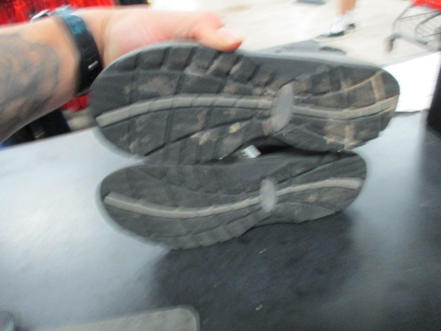 Load image into Gallery viewer, Used London Underground Size 4 Sandals
