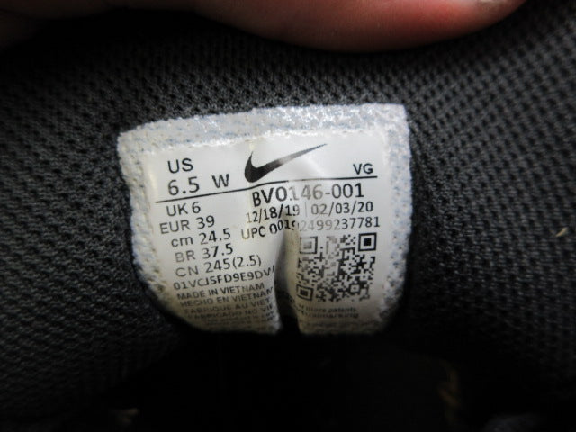 Load image into Gallery viewer, Used Nike Alpha Menace 2 Shark Football Cleats - Size 6.5
