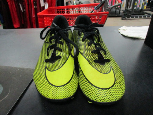 Used Nike Bravata II Size Youth 6 Soccer Cleats