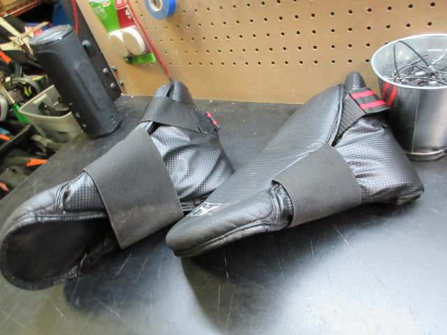 Load image into Gallery viewer, Used ATA Sparring Shoes - Size 7

