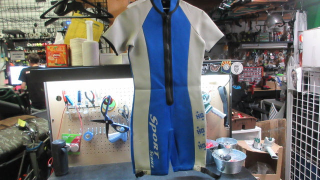 Load image into Gallery viewer, Used HD Sports Series Shorty Wetsuit - Size Medium
