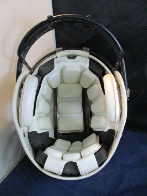 Load image into Gallery viewer, Used Rawlings 2011 Football Helmet Size Youth -jawpads upfront

