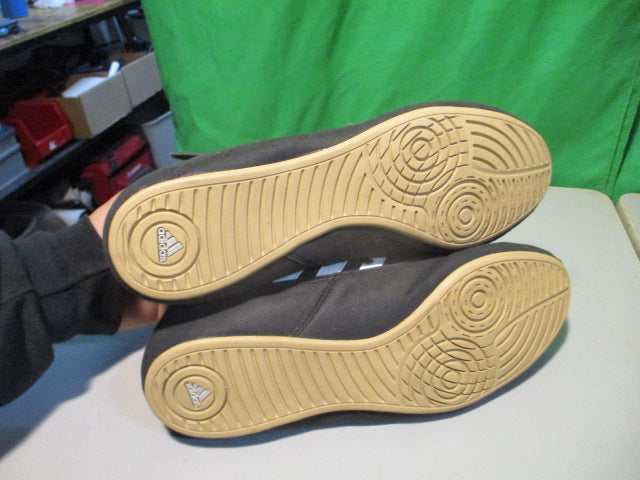 Load image into Gallery viewer, Used Adidas Size 10 Wrestling Shoes

