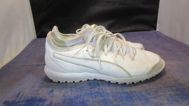 Load image into Gallery viewer, Used Puma King Indoor Soccer Cleats Youth Size 4.5
