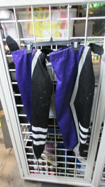 Load image into Gallery viewer, Used Purple Hockey Siocks - wear
