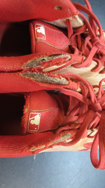 Load image into Gallery viewer, Used Under Armour UA Leadoff Baseball Cleats - Size Youth 4
