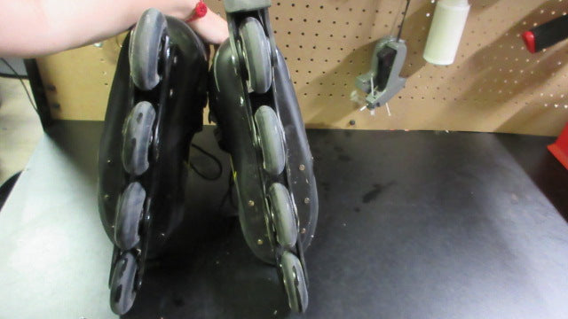 Load image into Gallery viewer, Used Aerid Roller Derby Elite Series Q 60 Mens Skates Size 11 - grey/ yellow
