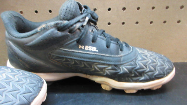 Load image into Gallery viewer, Used Under Armour Leadoff Low RM 3.0 Baseball Cleats - Size 5.5 Youth
