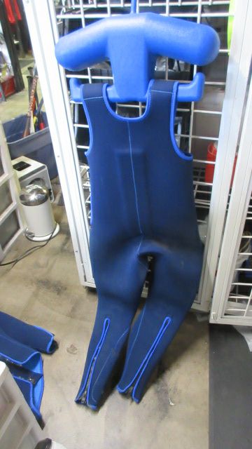 Load image into Gallery viewer, Used SAS Jacket &amp; Pant 2 Piece Wetsuit Adult Size Small
