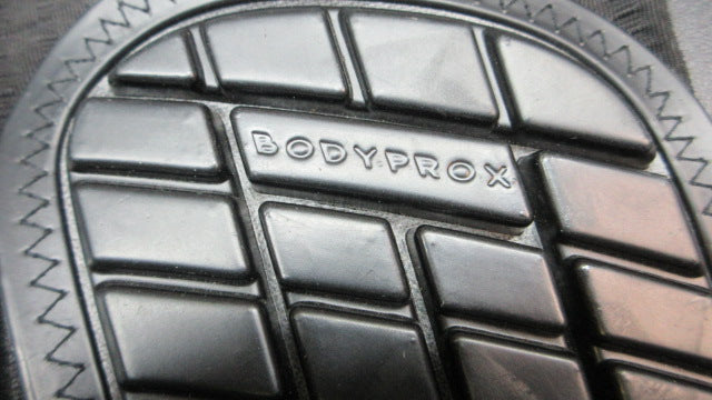 Load image into Gallery viewer, Used Bodyprox Soccer Shin Guards - Youth
