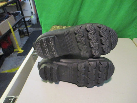 Magellan Ourdoors Size Youth 4 Rain Boots