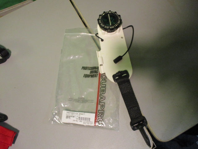 Load image into Gallery viewer, Used 1997 ScubaPro Navigatio Board With Dive Compass
