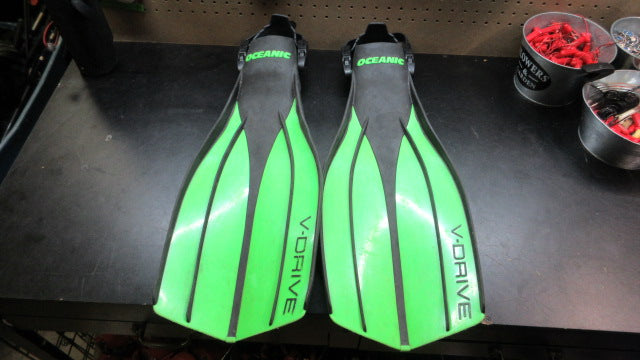 Load image into Gallery viewer, Used Oceanic V-Drive Swim Fins - Adult Large
