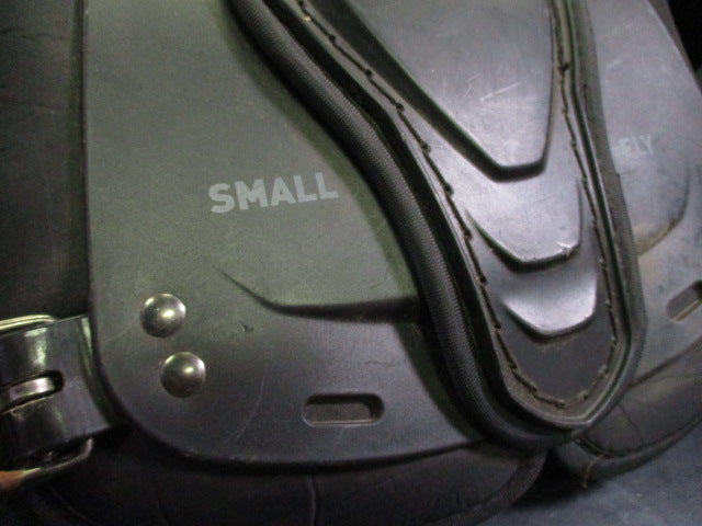 Load image into Gallery viewer, Used Xenith Fly Youth Shoulder Pads Size Small
