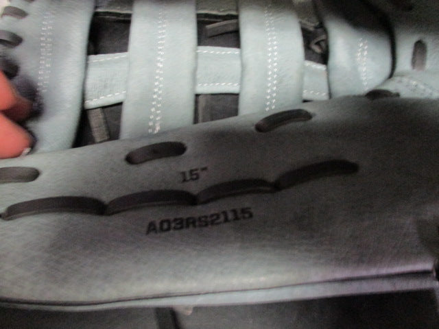 Load image into Gallery viewer, Used Wilson A360 15&quot; Glove - RHT

