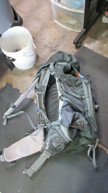 Load image into Gallery viewer, Used Osprey Atmos 65 Backpack Size Small
