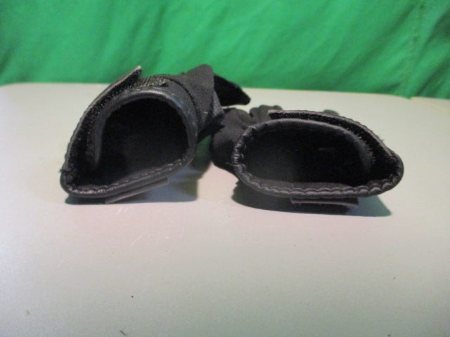 Load image into Gallery viewer, Used Nike Youth Small Batting Gloves
