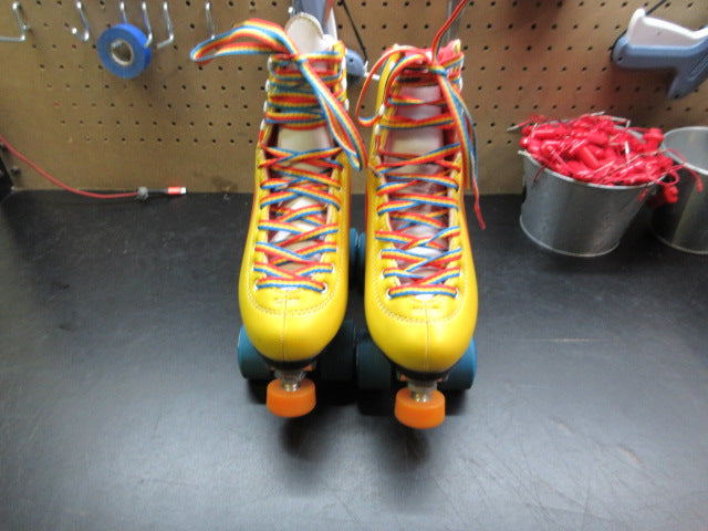 Load image into Gallery viewer, Used Moxi Rainbow Rider Sunshine Yellow Roller Skates - Size 7
