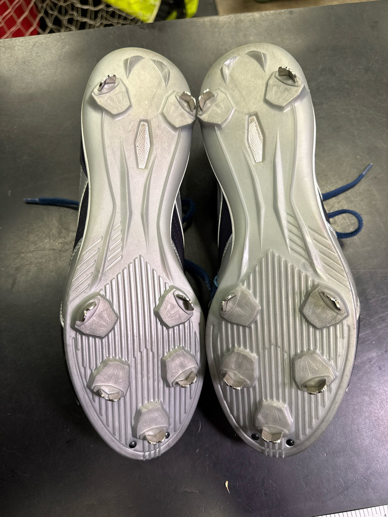Load image into Gallery viewer, Used Fosekift Custom Jp Metal Cleats Size 29"
