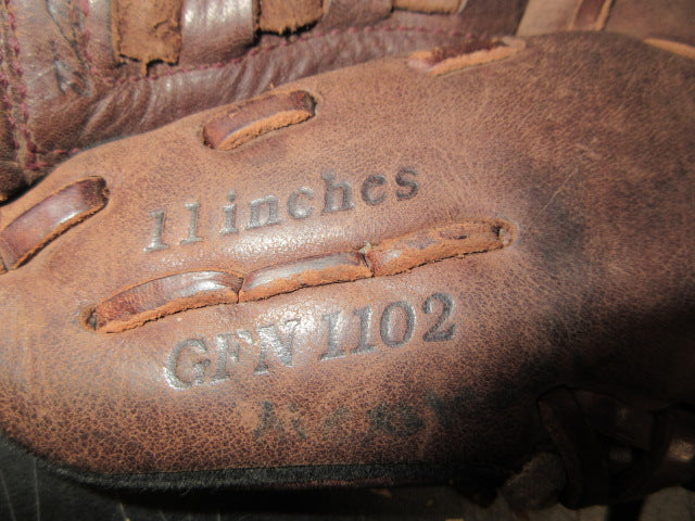 Load image into Gallery viewer, Used Mizuno Franchise 11" Professional Model Glove - RHT

