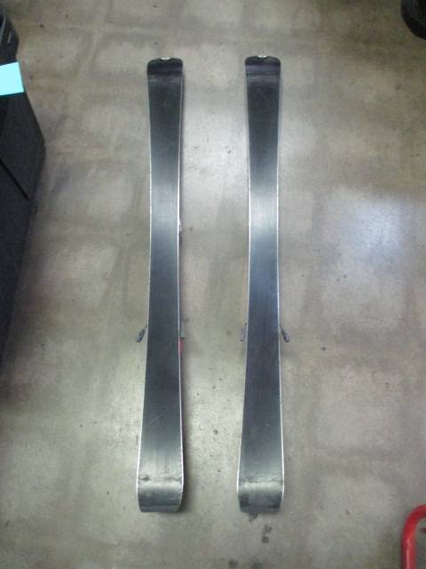 Load image into Gallery viewer, Used Atomic Race 8 120cm Downhill Skis w/ Atomic 045 Bindings
