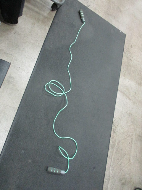 Load image into Gallery viewer, Used 131&quot; Fitness Jump Rope
