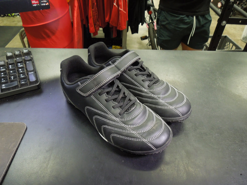 Load image into Gallery viewer, Used Stelle Youth Cleats Size 6
