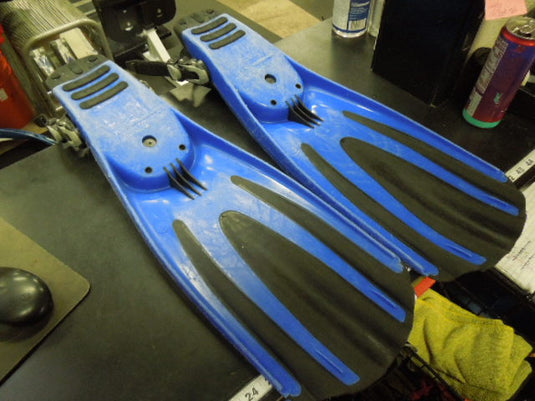 Used Mares Avanti Superchannel Fins in Blue Size Small