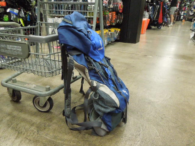 Load image into Gallery viewer, Used Deuter Futura Zero 40 Hiking Backpack
