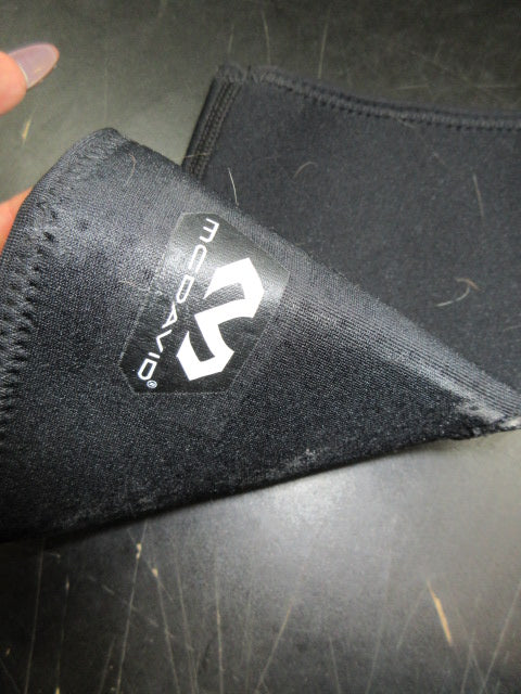 Load image into Gallery viewer, Used McDavid Knee Compression Sleeve

