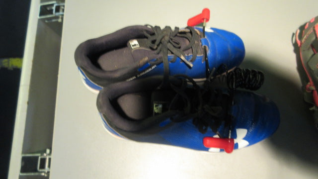 Load image into Gallery viewer, Used Under Armour Size 4 Cleats Blue

