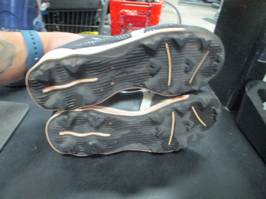 Used Mizuno Wave Finch Size 2.5 Cleats