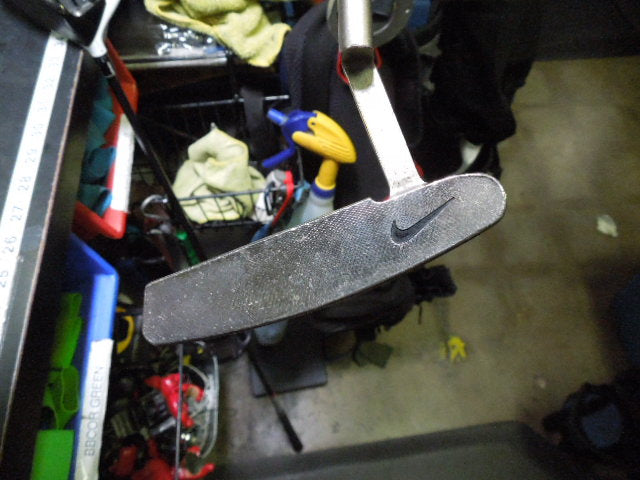 Load image into Gallery viewer, Used Nike Unitized Leo Right Hand Putter
