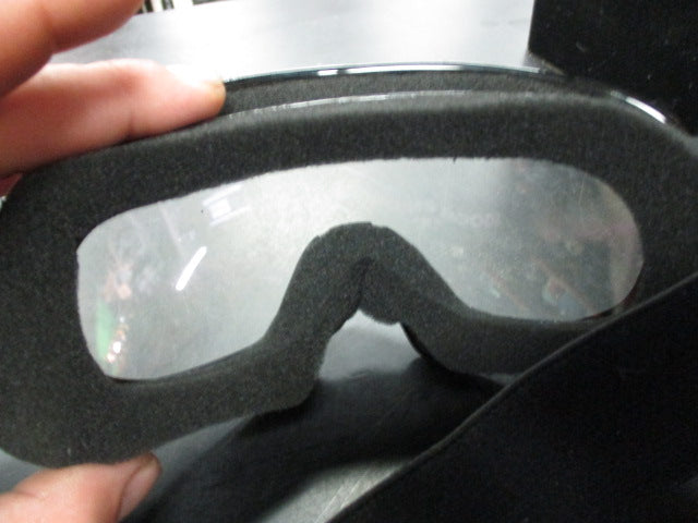 Load image into Gallery viewer, Used Youth Black Motorcross Goggles
