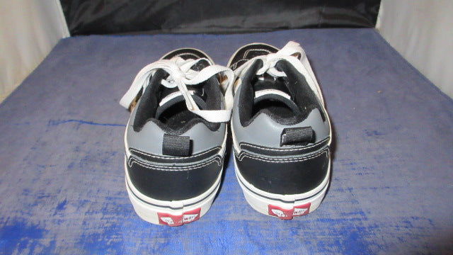 Load image into Gallery viewer, Used Vans Fillmore Leather Shoes Youth Size 5
