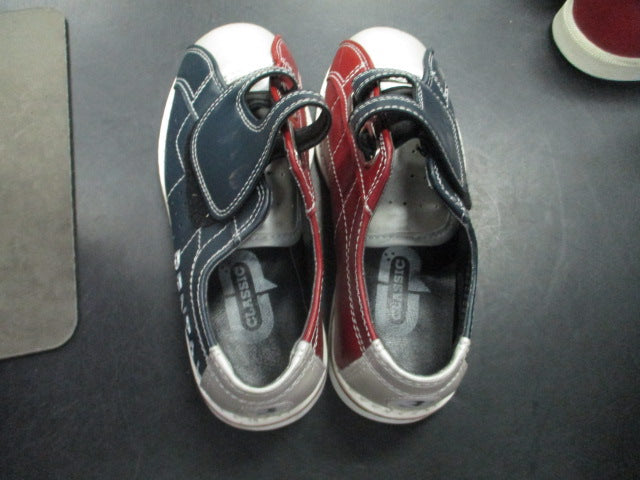 Load image into Gallery viewer, Used Classic Rental Bowling Shoes Size 3
