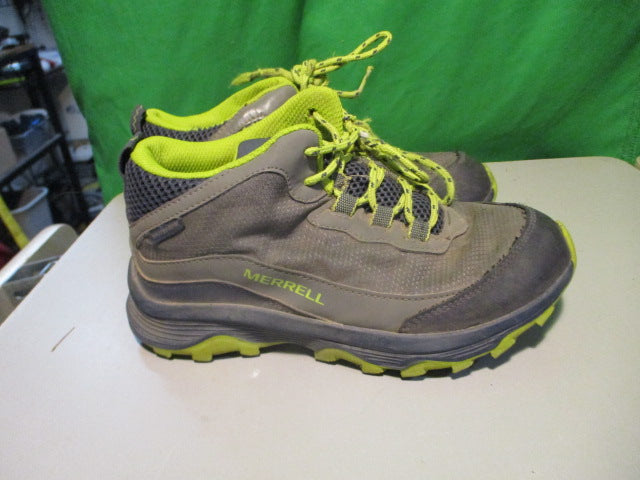 Load image into Gallery viewer, Used Merrell Size 3 Hiking Boots
