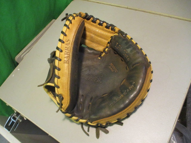 Load image into Gallery viewer, Used Rawlings Player prefered 33&quot; Catchers Glove - RHT
