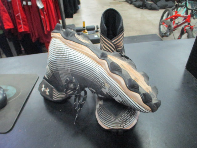 Load image into Gallery viewer, Used Under Armour UAF Football Cleats Size 7.5
