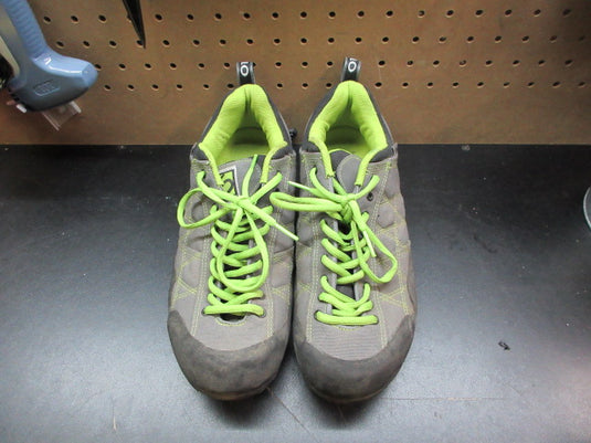 Used Five Ten Guide Tennie Canvas Men's Sneakers - Size 9