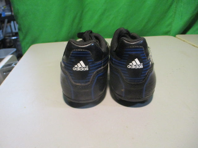 Load image into Gallery viewer, Used Adidas Puntero Size 4 Soccer Cleats
