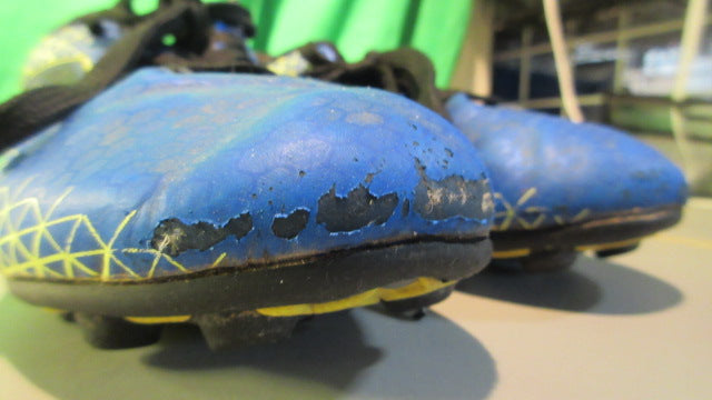 Load image into Gallery viewer, Used Lotto Youth 2Y Soccer Cleats - Some Wear
