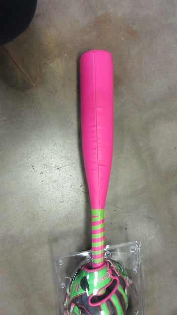 Load image into Gallery viewer, New Wilson 2026 Party Animals A200 10&quot; Glove Bat Ball Combo - LHT
