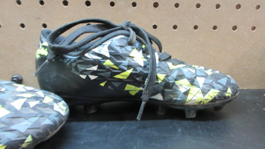 Used Dream Pairs Kids Soccer Cleats - Size Youth 13