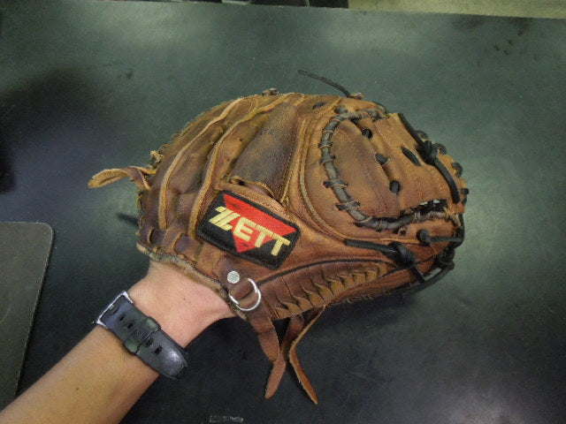 Load image into Gallery viewer, Vintage ZETT ZiLux Series BIC-1402 Steerhide RHT Catchers Mitt
